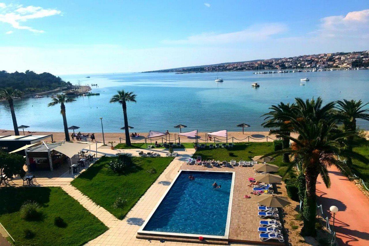 Liberty Hotel Novalja Bagian luar foto
