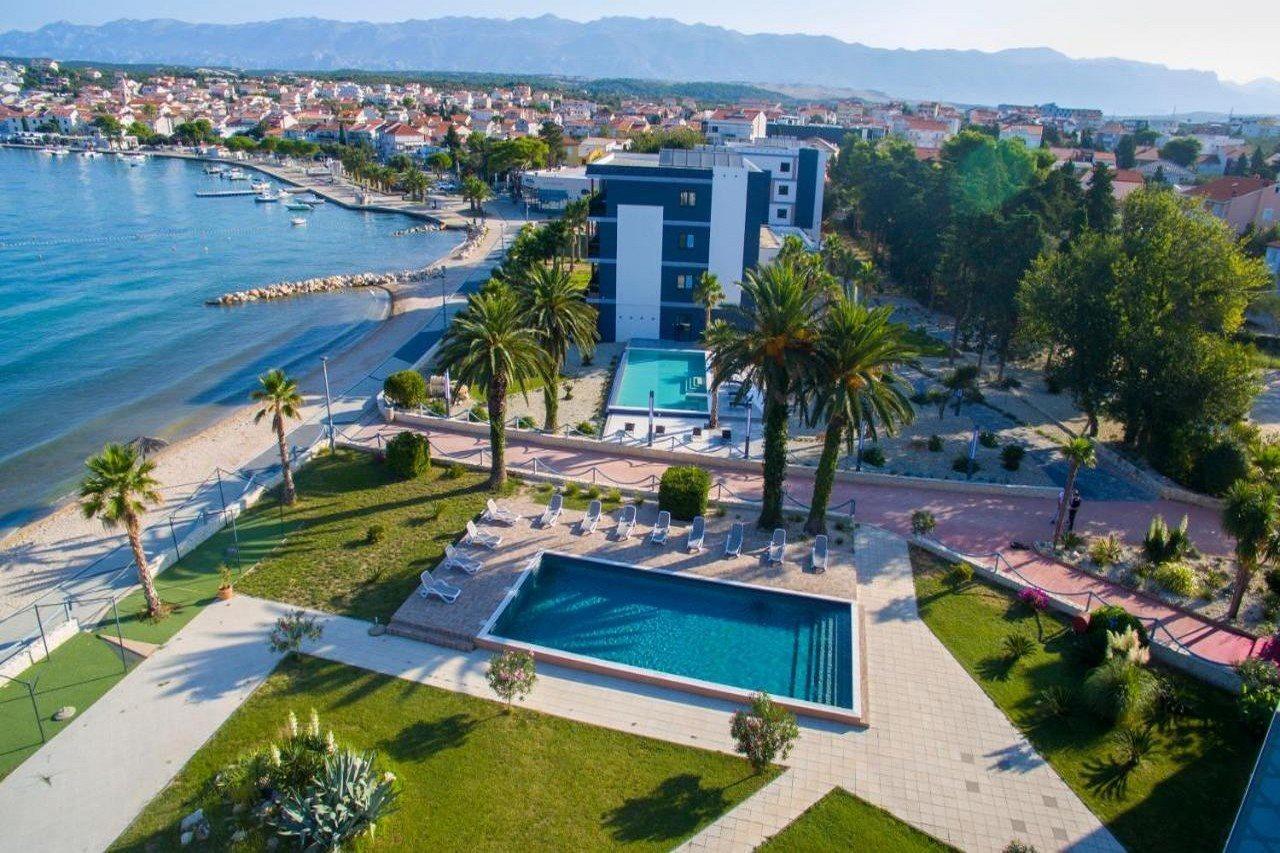 Liberty Hotel Novalja Bagian luar foto
